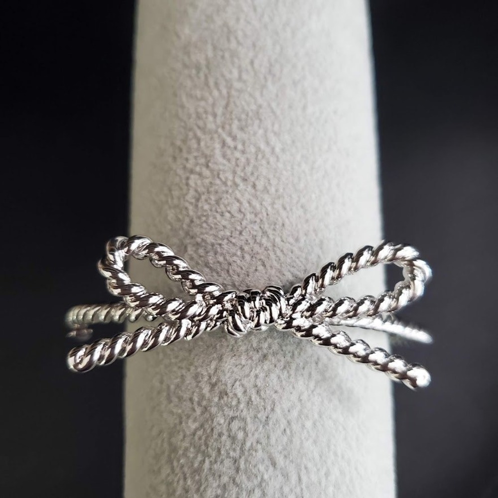 Silver Twisted Rope Bow Hinged Bangle‎ Bracelet 6.25 Inch with Locking Clasp.